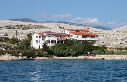 Kustici Apartamento | Apartamento de una habitación en la playa Kustici, Pag (A-6376-g)