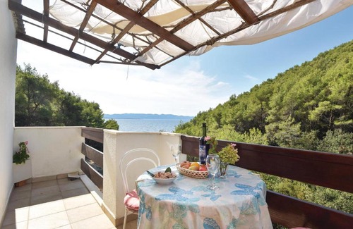 Bogomolje Apartamento | One-Bedroom Apartment in Bogomolje