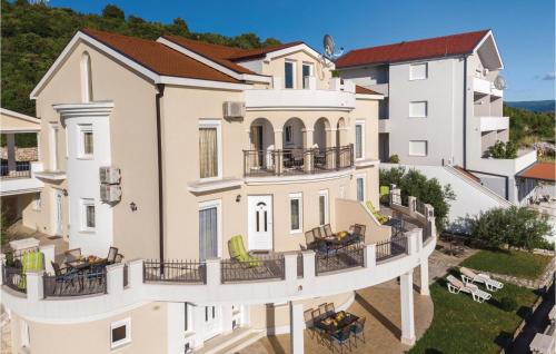 Komarna Apartamento | One-Bedroom Apartment In Komarna