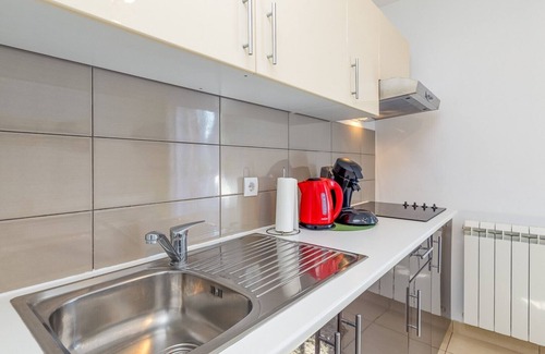 Cancini Apartamento | Kardumovic / One-Bedroom Apartment No.3 Green