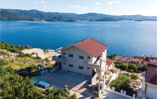Komarna Apartamento | One-Bedroom Apartment Klek With Sea View 02