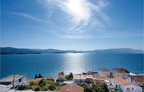 Komarna Apartamento | One-Bedroom Apartment Klek With Sea View 02