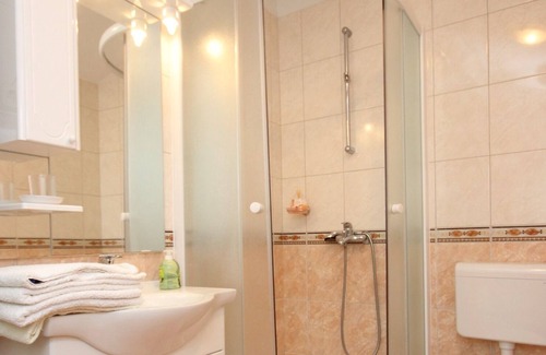 Poljana Apartamento | One bedroom apartment en la playa Poljana, Ugljan (A-8450-b)