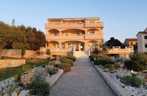 Lun Apartamento | Apartamento de una habitación en la playa Lun, Pag (A-3320-c)