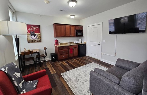 Champaign Apartamento | One Bedroom Apartment at the Inman - 202
