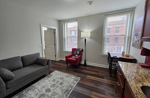 Champaign Apartamento | One Bedroom Apartment at the Inman - 202