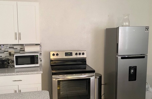 Estate Sion Hill Apartamento | One-bedroom apartment on St Croix; AC, WiFi, near shopping center & restaurants