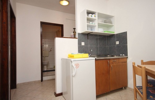 Drvenik Apartamento | Apartamento de una habitación con balcón y vista al mar Drvenik Donja vala, Makarska (A-6756-a)