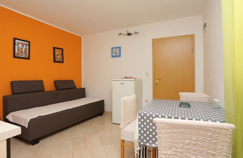 Zivogosce Apartamento | Apartamento de una habitación con balcón y vista al mar Zivogosce - Porat, Makarska (A-18218-a)