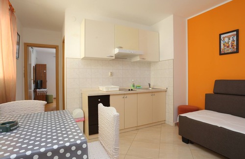 Zivogosce Apartamento | Apartamento de una habitación con balcón y vista al mar Zivogosce - Porat, Makarska (A-18218-a)