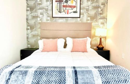 East Village Apartamento | One Bedroom Apartment Wbalcony And City Views!