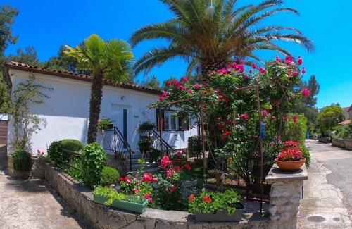 Artatore Apartamento | Apartamento de una habitación con una terraza Artatore, Losinj (A-8020-a)