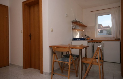 Mandre Apartamento | Apartamento de una habitación con terraza y vista al mar Mandre, Pag (A-6405-c)