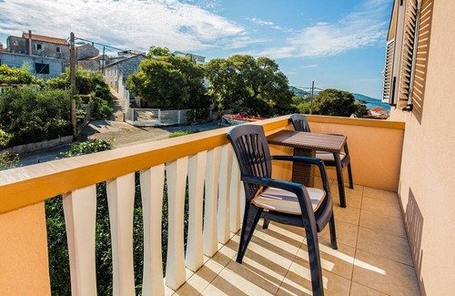 Tkon Apartamento | Apartamento de una habitación con un balcon Tkon, Pasman (A-8455-c)