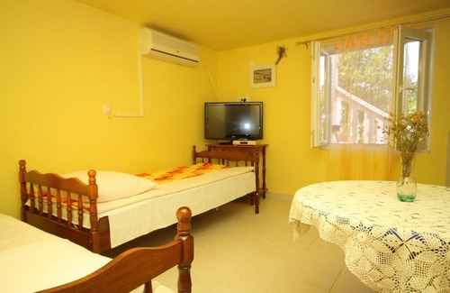 Verunic Apartamento | One bedroom apartment with terrace Verunić, Dugi otok (A-8104-b)