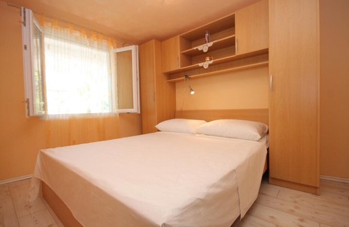 Verunic Apartamento | One bedroom apartment with terrace Verunić, Dugi otok (A-8104-b)