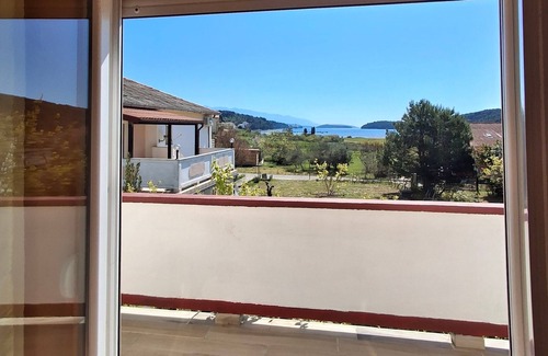 Suha Punta Apartamento | Apartamento de una habitación con balcón y vista al mar Kampor, Rab (A-5000-a)