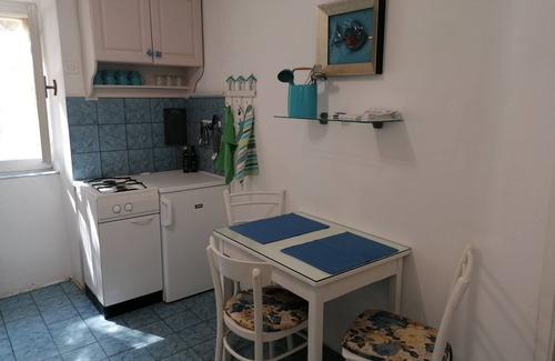 Milna Apartamento | Apartamento de una habitación con terraza y vista al mar Milna, Vis (A-8490-a)