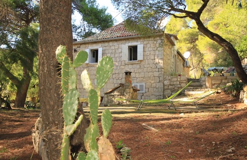 Milna Apartamento | Apartamento de una habitación con terraza y vista al mar Milna, Vis (A-8490-a)