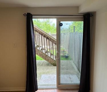 Churchill Meadows Casa | One Bedroom Basement Appartment
