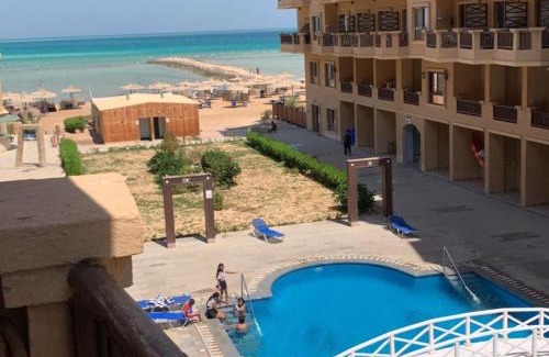Al Ahyaa Chalet De Esquí | One-Bedroom Chalet at Turtles Beach Resort , Pool & Side Sea View C22