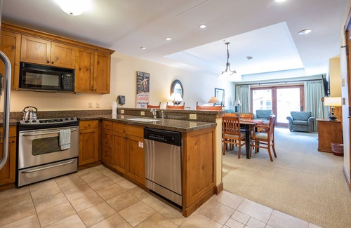 Crested Butte Condominio | One Bedroom Condo with Large Balcony over Mountaineer Square 1 Condo - No Cleaning Fee! by RedAwning