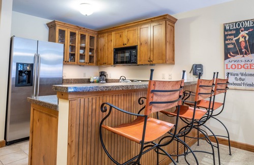 Crested Butte Condominio | One Bedroom Condo with Large Balcony over Mountaineer Square 1 Condo - No Cleaning Fee! by RedAwning