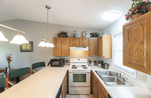 Grand Rivers Condominio | One Bedroom Harbor View Condo