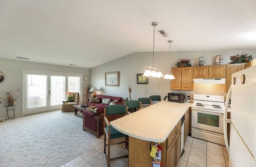 Grand Rivers Condominio | One Bedroom Harbor View Condo