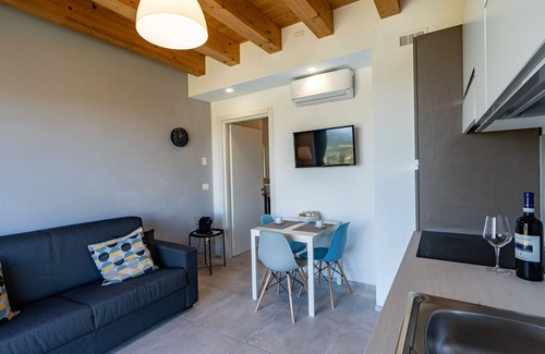 Diano d'Alba Apartamento | PISO DE VACACIONES DE UNA HABITACIÓN CON VISTA