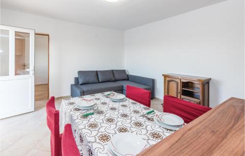 Sibenik Casa | One-Bedroom Holiday Home In Donje Polje