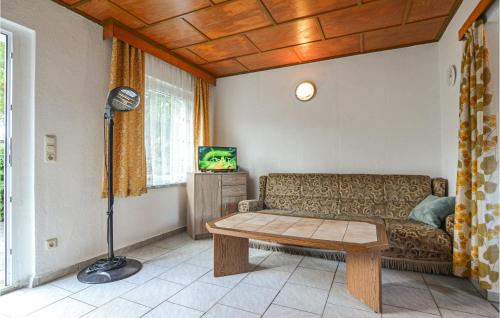 Bellin Casa | One-Bedroom Holiday Home In Bellin