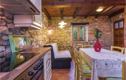 Paradiz Casa | One-Bedroom Holiday Home In Labin