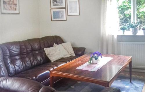 Roke Casa | One-Bedroom Holiday Home In Roke