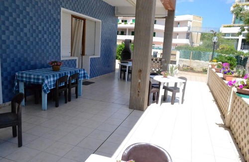 Monopoli Casa | One bedroom house at Monopoli 100 m away from the beach with enclosed garden and wifi