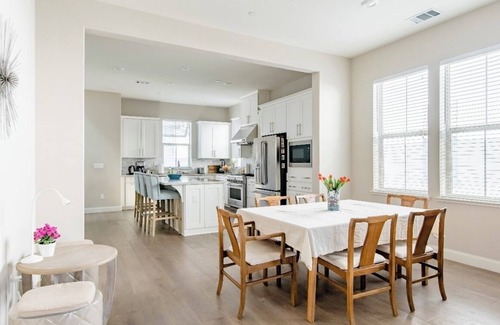 Milpitas Casa | Casa nueva de lujo de 4 habitaciones en Silicon Valley