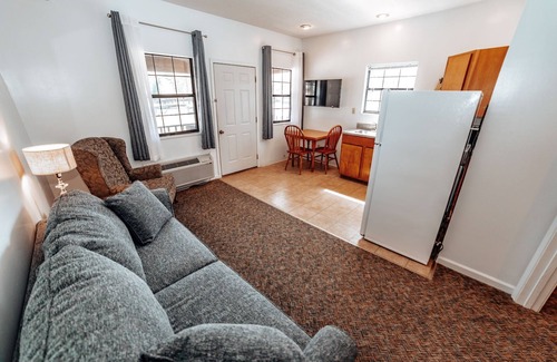 Spring City Cabina | One Bedroom Lake Cabin