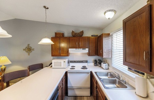 Grand Rivers Condominio | One Bedroom Marina View Condo