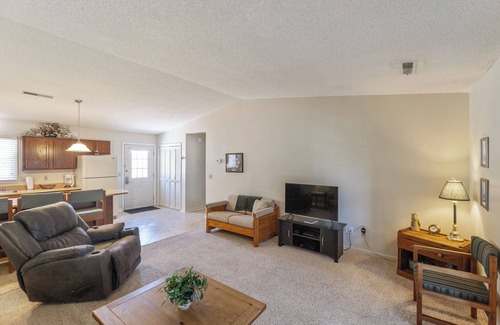 Grand Rivers Condominio | One Bedroom Marina View Condo