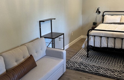 Peters Cabaña | One Bedroom One Bath Guest House in the Country