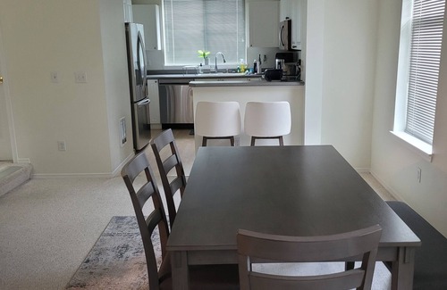 Bothell Casa | One Bedroom One Den Townhome