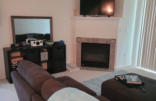 Bothell Casa | One Bedroom One Den Townhome