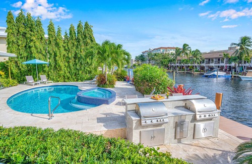 Coral Ridge Condominio | One-bedroom Suite | Heated pool | Dock Access | Quiet Neighborhood | SaltAire Four | RESlDENCES