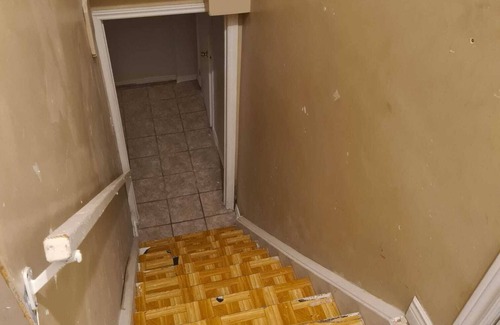 Hurontario Casa | One Bedroom Suite Basement Apartment with private Toilet