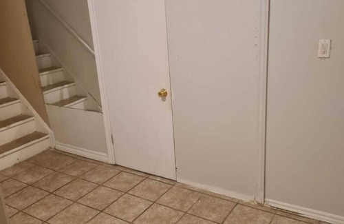Hurontario Casa | One Bedroom Suite Basement Apartment with private Toilet