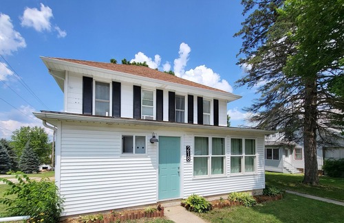 New Glarus Casa | One Bedroom Suite in the heart of New Glarus