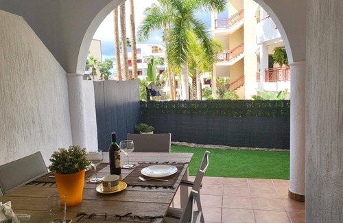 Palm-Mar Apartamento | Un dormitorio, Terraza, wifi, Vista Piscina, Parking, a 600 mt del Mar