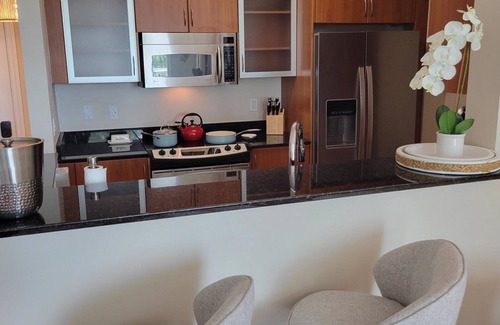 East Ocean Ave Condominio | One-Bedroom Tranquil Refuge with Marina Views!