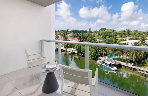 Bay Harbor Islands Apartamento | One Bedroom Suite King With Balcony at The Altair Hotel Bay Harbor Miami!