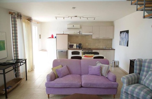 Istron Villa | ¡Villa de un dormitorio con piscina privada de agua de mar! A solo 150 metros del mar
